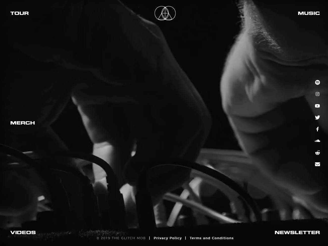 Screenshot of the The Glitch Mob website